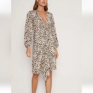 Dee Elly Plunge Neckline Animal Print Blouson Long Sleeve Midi Dress Size Medium